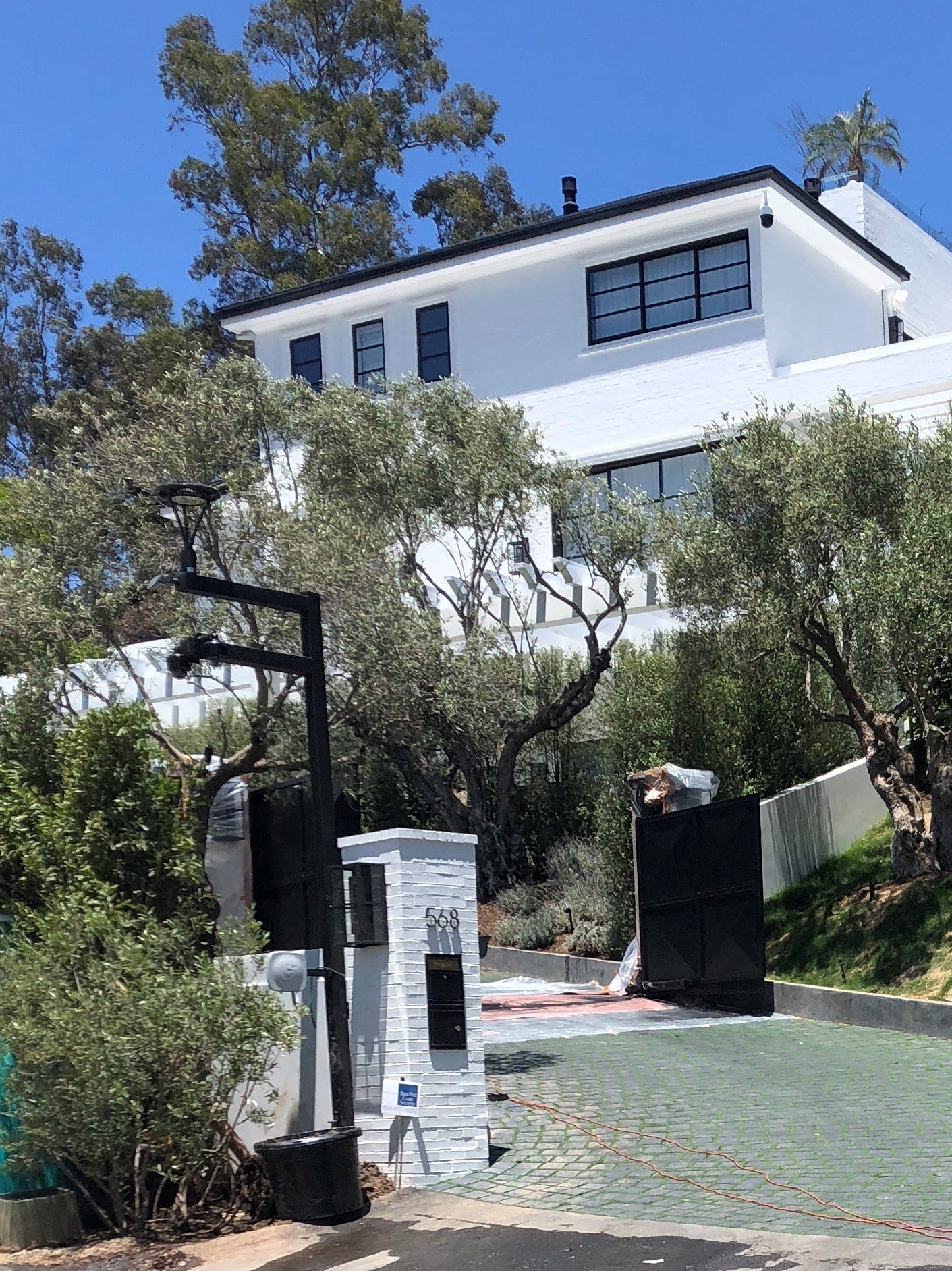 where is lebron james house